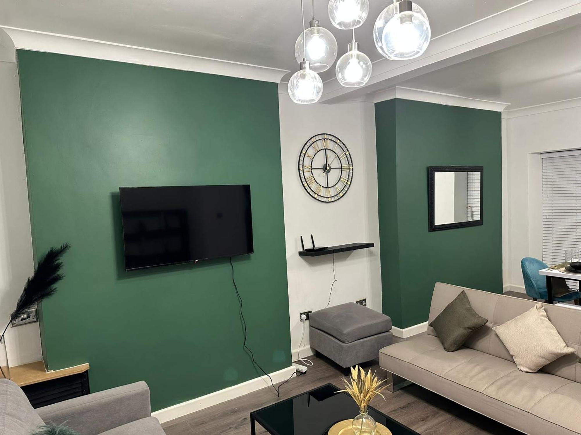 Amazing 2 Bedrooms House บริดจ์เอนด์ ภายนอก รูปภาพ